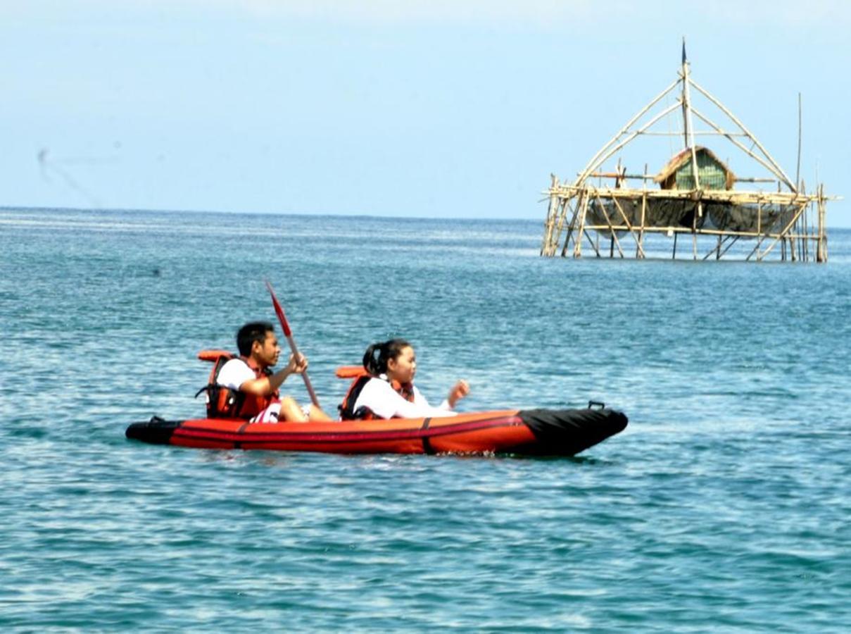 Turtle Beach Hotel Ujunggenteng Bagian luar foto