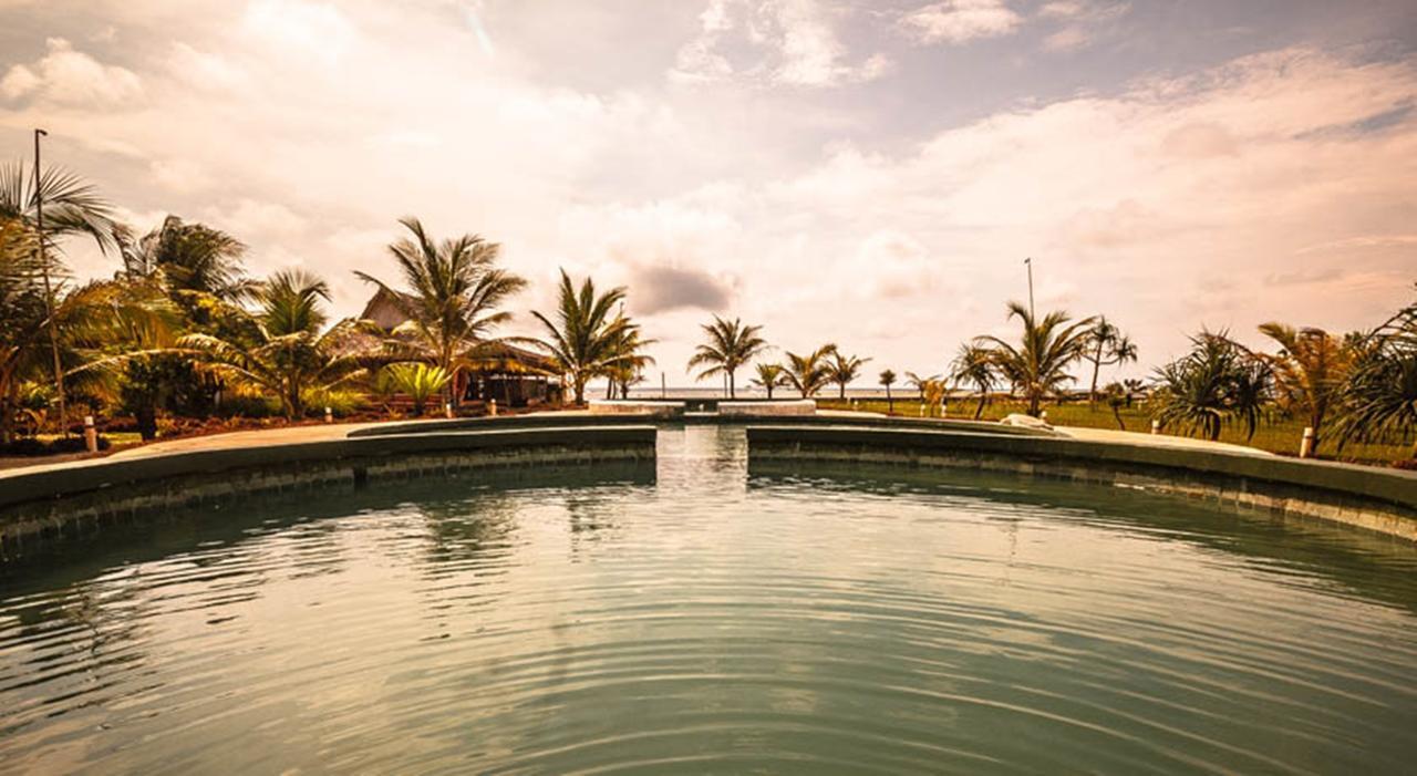 Turtle Beach Hotel Ujunggenteng Ruang foto