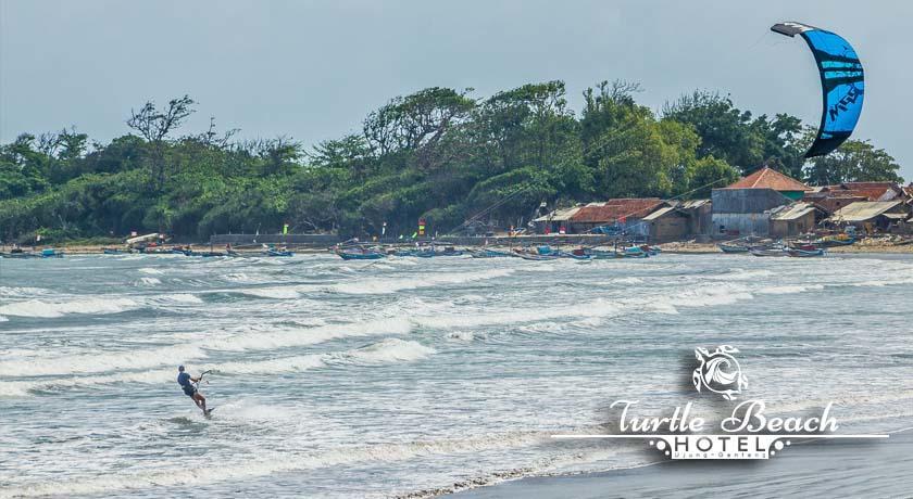 Turtle Beach Hotel Ujunggenteng Bagian luar foto